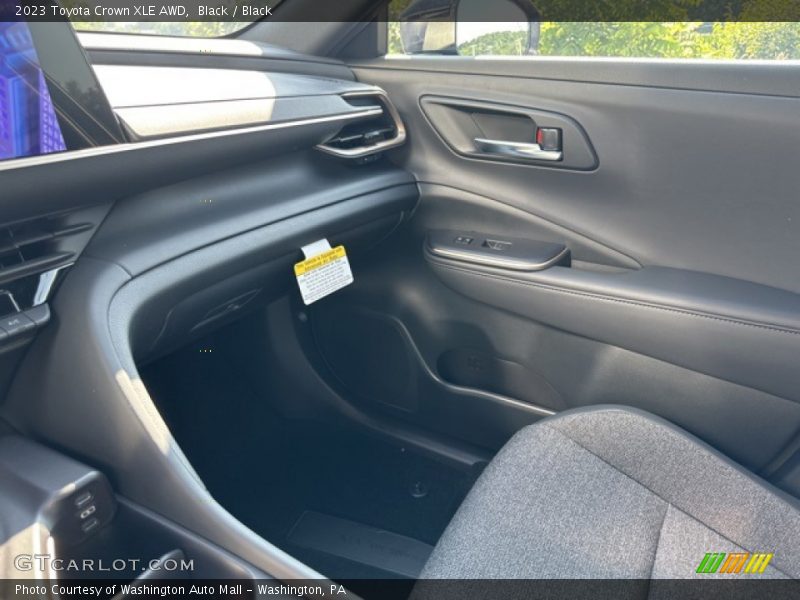 Black / Black 2023 Toyota Crown XLE AWD