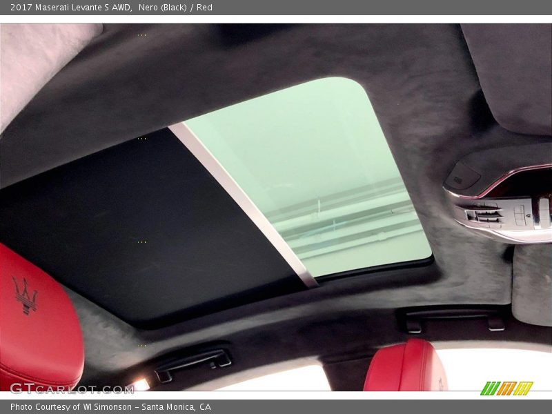 Sunroof of 2017 Levante S AWD