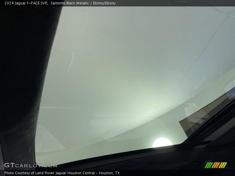 Sunroof of 2024 F-PACE SVR