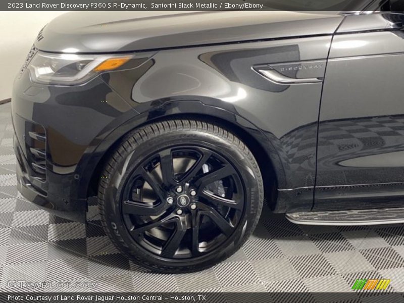 Santorini Black Metallic / Ebony/Ebony 2023 Land Rover Discovery P360 S R-Dynamic