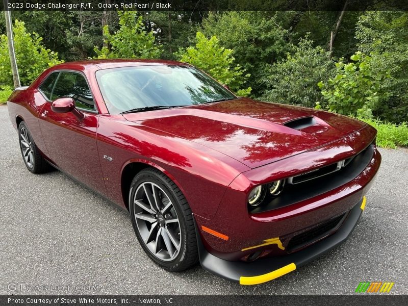 Front 3/4 View of 2023 Challenger R/T