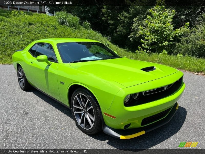 Front 3/4 View of 2023 Challenger R/T