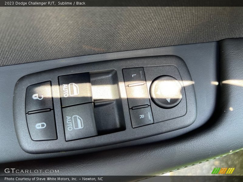 Sublime / Black 2023 Dodge Challenger R/T