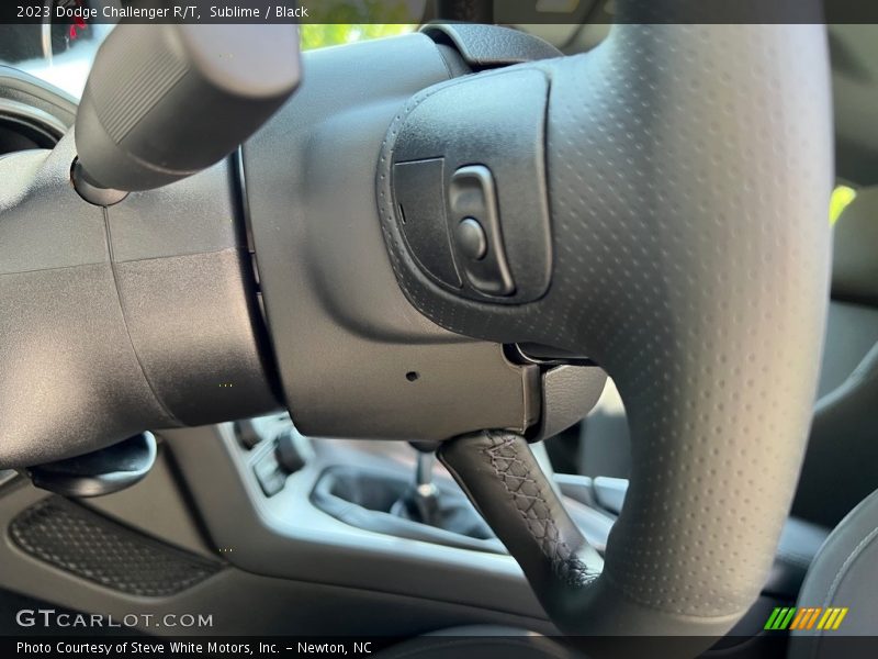 Sublime / Black 2023 Dodge Challenger R/T