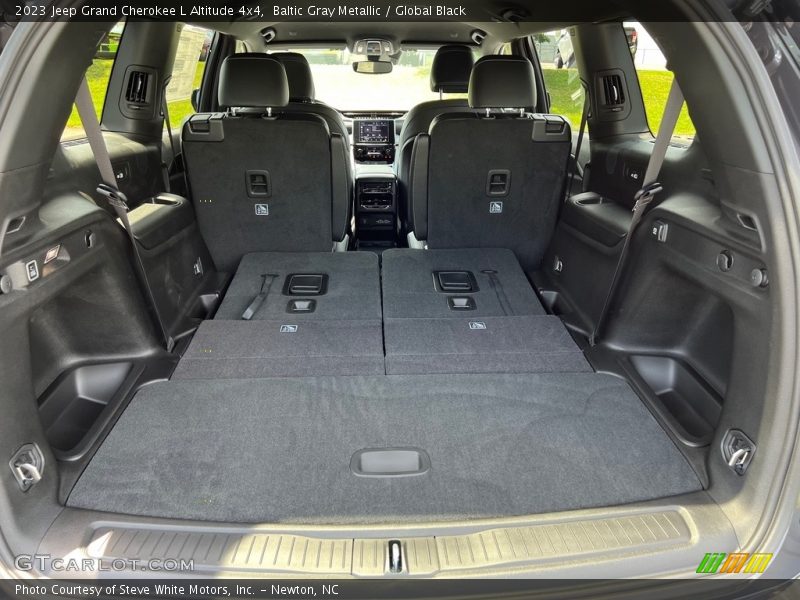  2023 Grand Cherokee L Altitude 4x4 Trunk