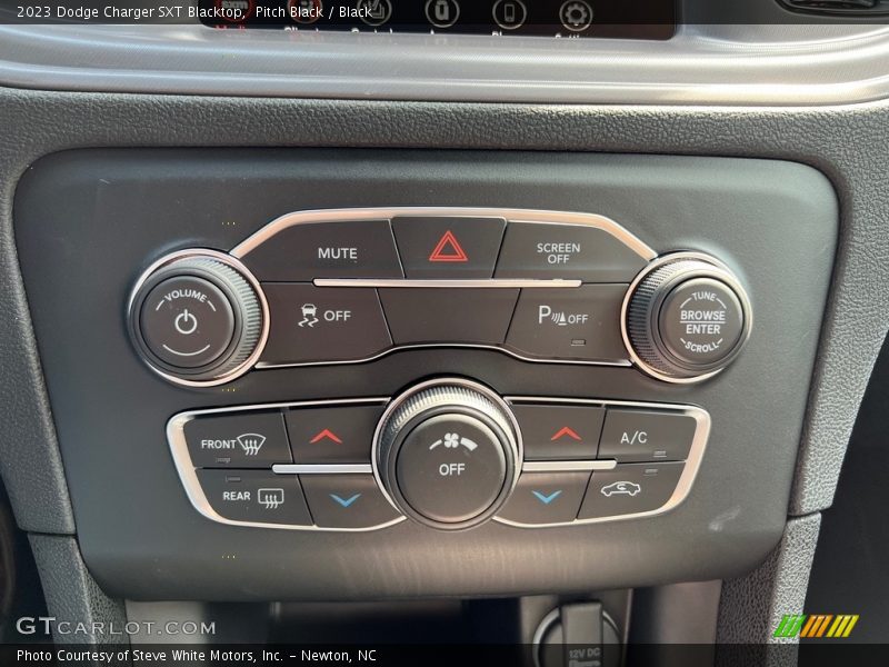 Controls of 2023 Charger SXT Blacktop