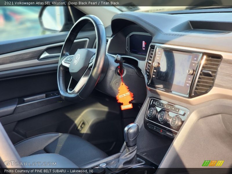 Deep Black Pearl / Titan Black 2021 Volkswagen Atlas SEL 4Motion