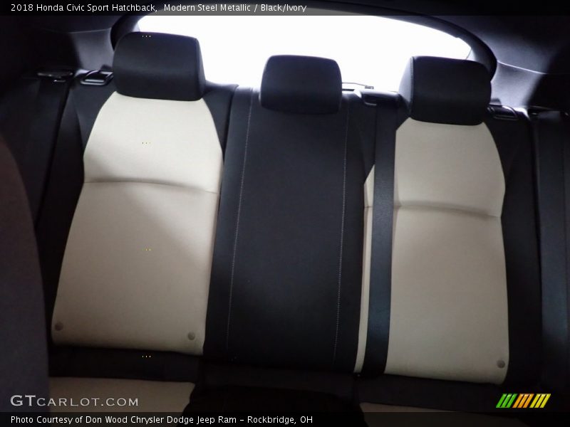 Modern Steel Metallic / Black/Ivory 2018 Honda Civic Sport Hatchback