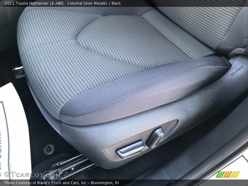 Celestial Silver Metallic / Black 2021 Toyota Highlander LE AWD