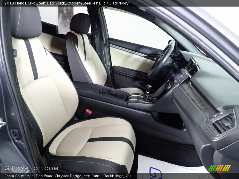 Modern Steel Metallic / Black/Ivory 2018 Honda Civic Sport Hatchback