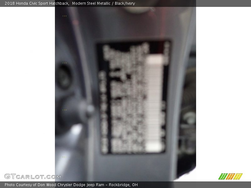 Modern Steel Metallic / Black/Ivory 2018 Honda Civic Sport Hatchback