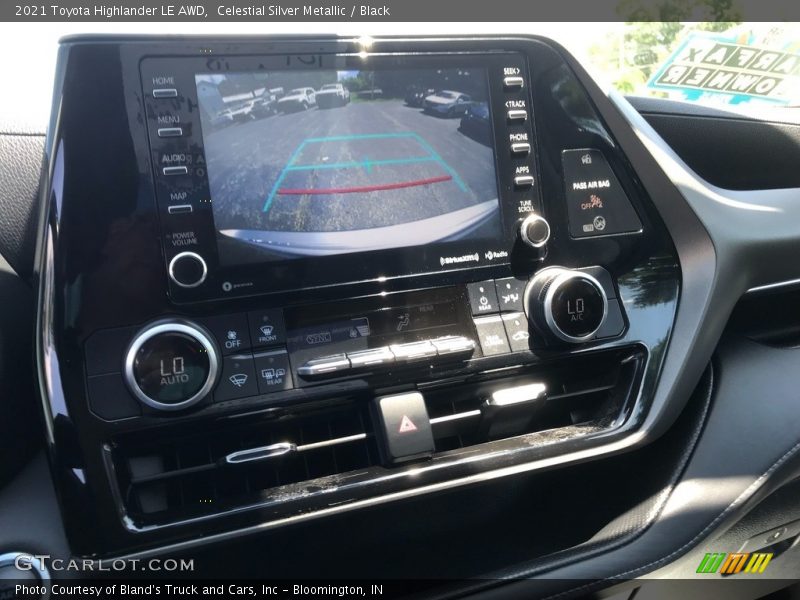 Celestial Silver Metallic / Black 2021 Toyota Highlander LE AWD