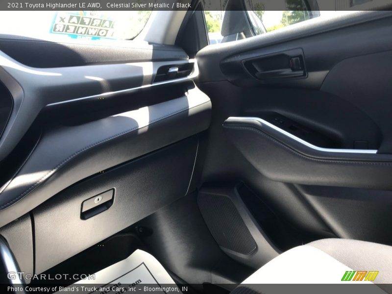 Celestial Silver Metallic / Black 2021 Toyota Highlander LE AWD