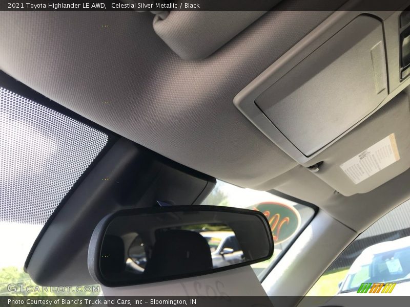 Celestial Silver Metallic / Black 2021 Toyota Highlander LE AWD