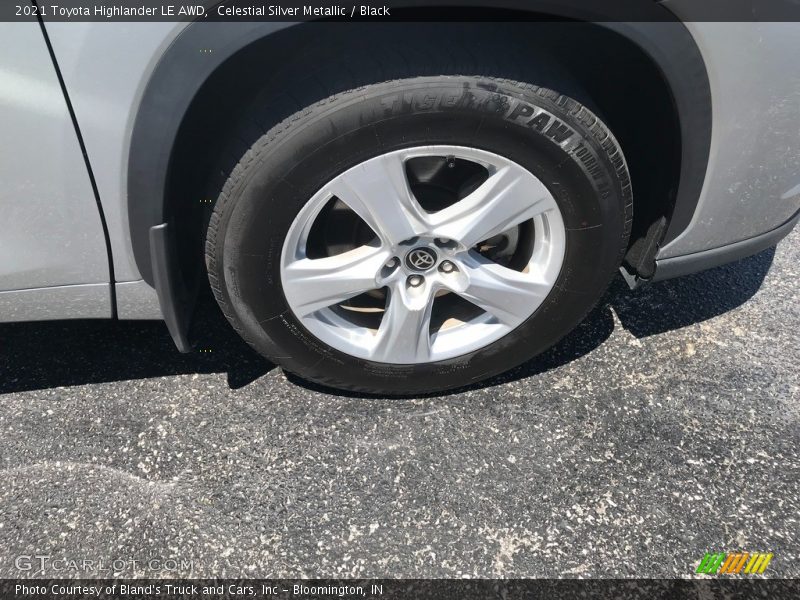 Celestial Silver Metallic / Black 2021 Toyota Highlander LE AWD
