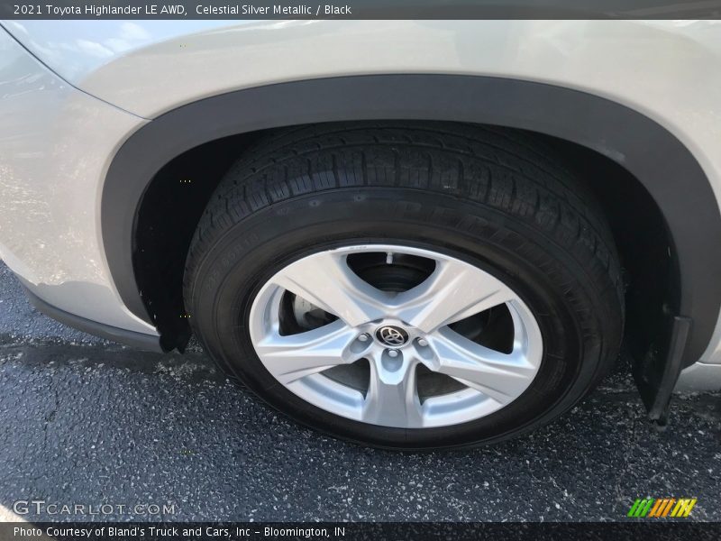 Celestial Silver Metallic / Black 2021 Toyota Highlander LE AWD