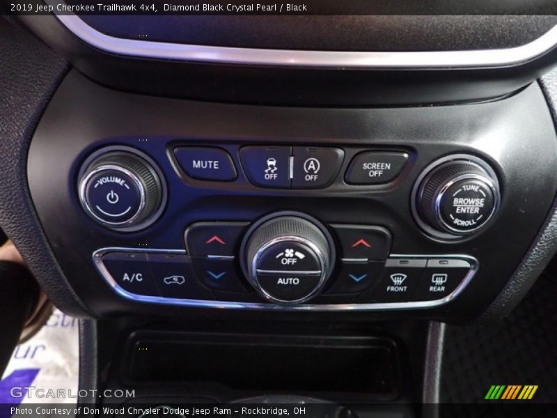 Diamond Black Crystal Pearl / Black 2019 Jeep Cherokee Trailhawk 4x4