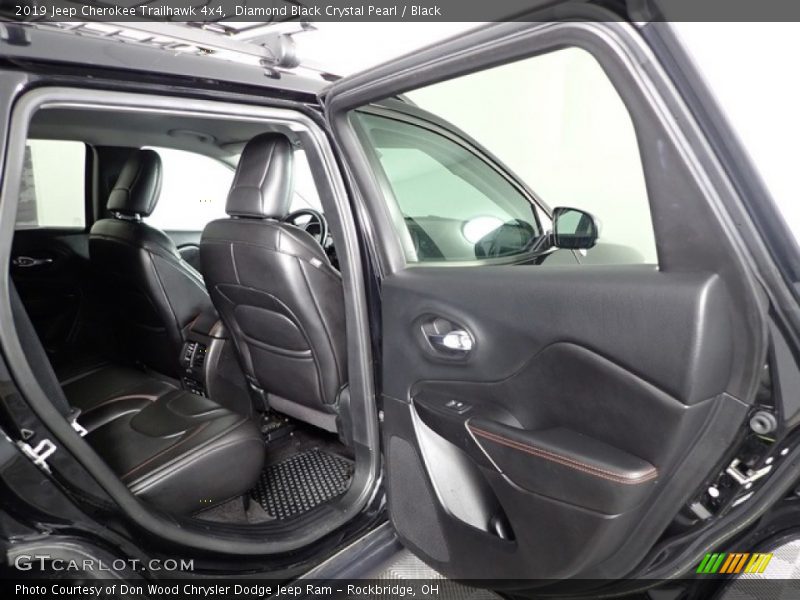 Diamond Black Crystal Pearl / Black 2019 Jeep Cherokee Trailhawk 4x4