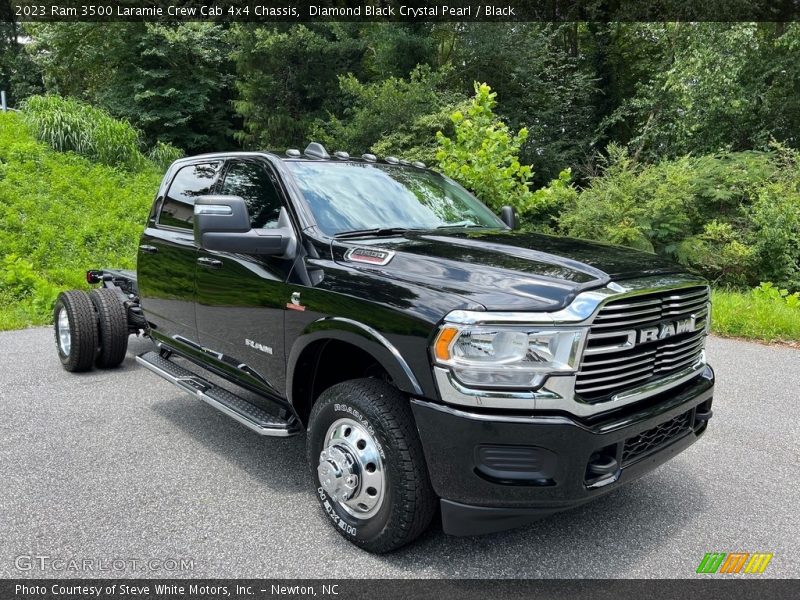 Front 3/4 View of 2023 3500 Laramie Crew Cab 4x4 Chassis