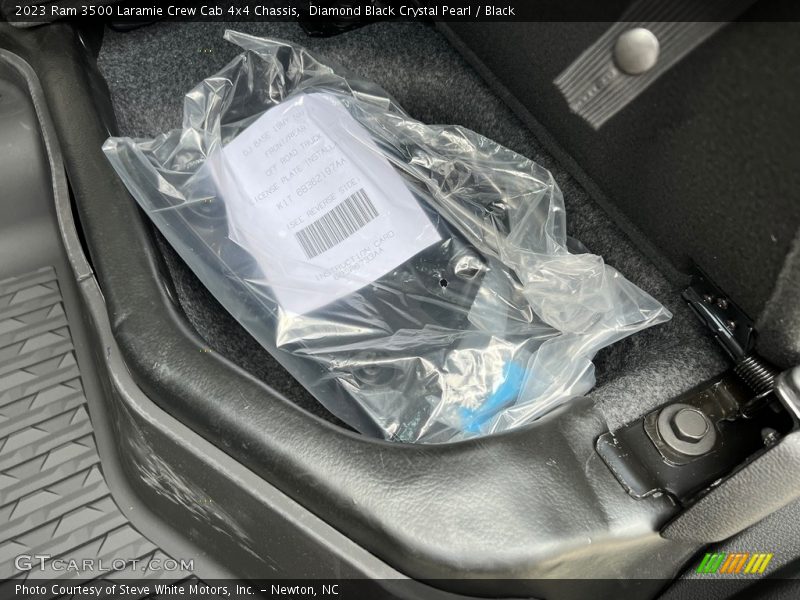 Diamond Black Crystal Pearl / Black 2023 Ram 3500 Laramie Crew Cab 4x4 Chassis
