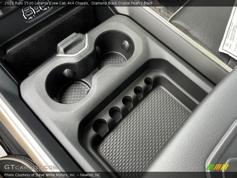 Diamond Black Crystal Pearl / Black 2023 Ram 3500 Laramie Crew Cab 4x4 Chassis