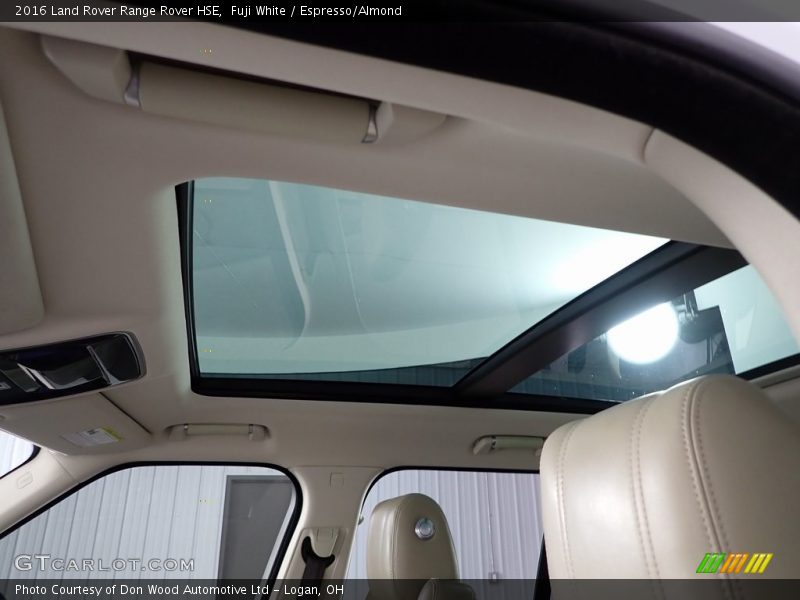 Fuji White / Espresso/Almond 2016 Land Rover Range Rover HSE