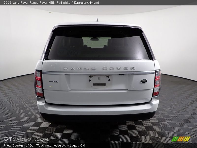 Fuji White / Espresso/Almond 2016 Land Rover Range Rover HSE