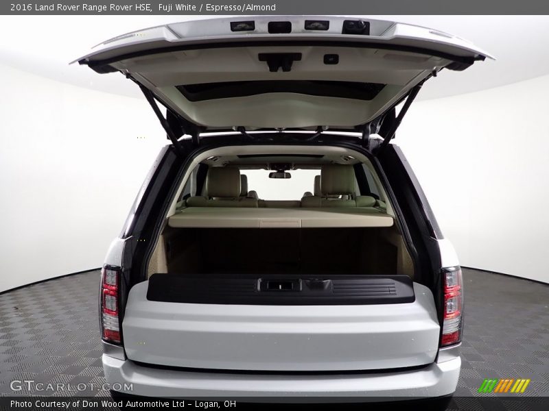 Fuji White / Espresso/Almond 2016 Land Rover Range Rover HSE