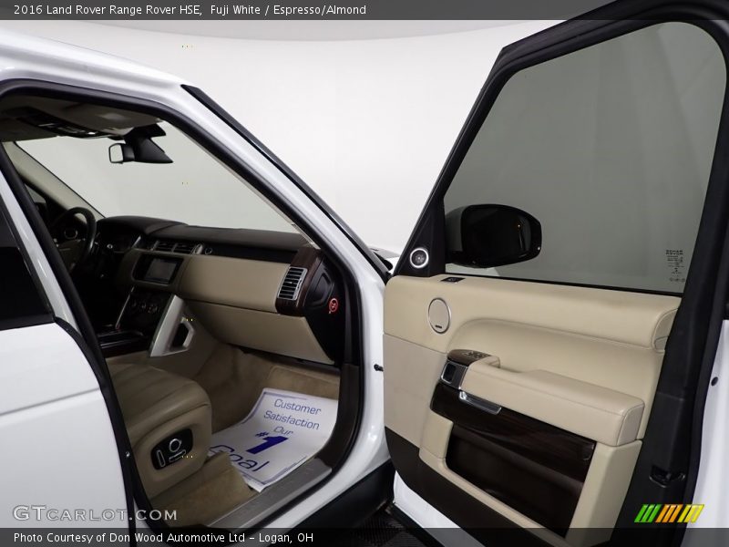 Fuji White / Espresso/Almond 2016 Land Rover Range Rover HSE