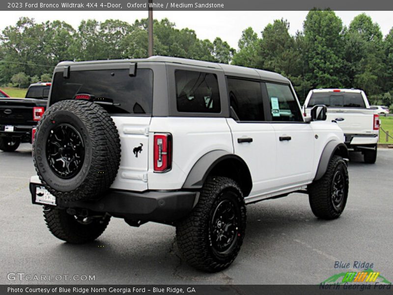 Oxford White / Medium Sandstone 2023 Ford Bronco Wildtrak 4X4 4-Door