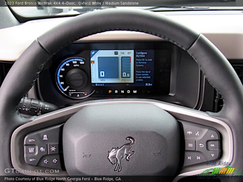 Oxford White / Medium Sandstone 2023 Ford Bronco Wildtrak 4X4 4-Door