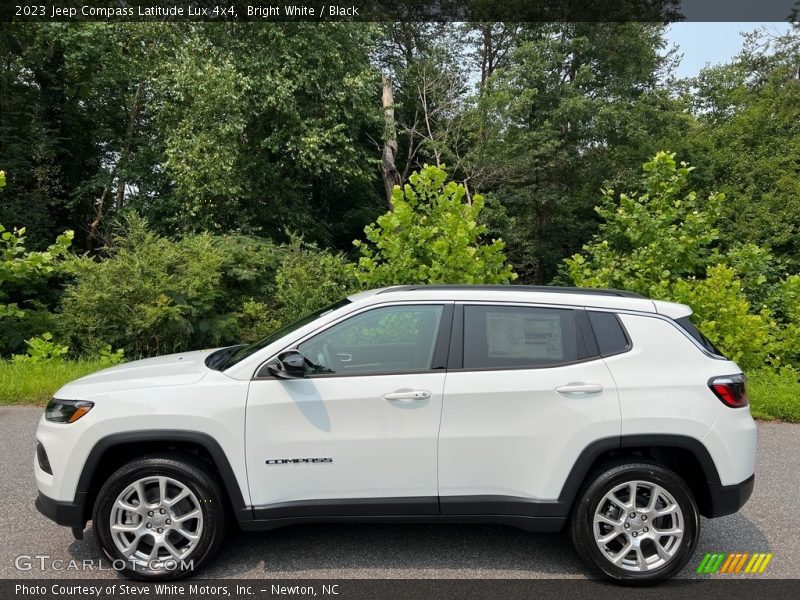 Bright White / Black 2023 Jeep Compass Latitude Lux 4x4