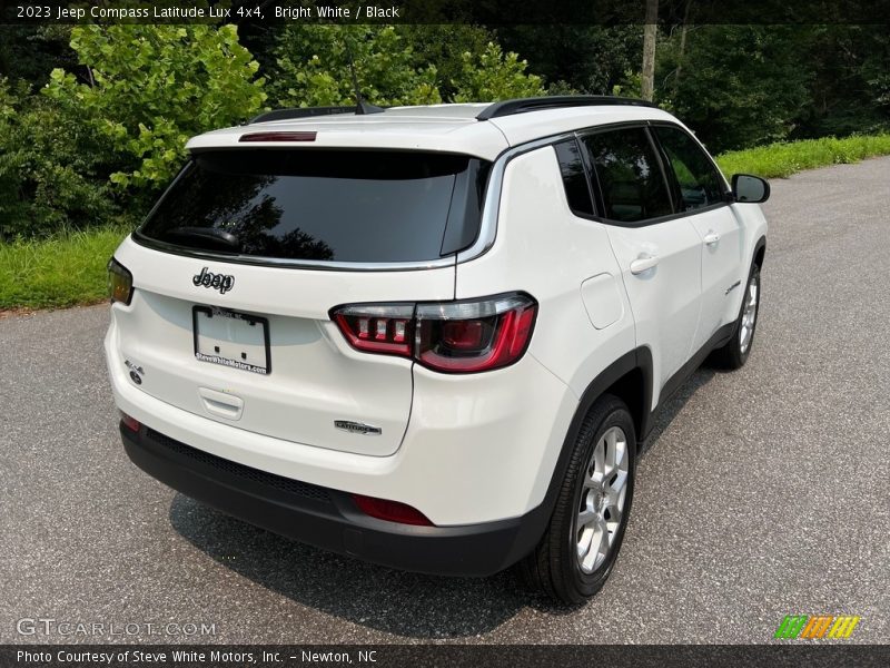 Bright White / Black 2023 Jeep Compass Latitude Lux 4x4