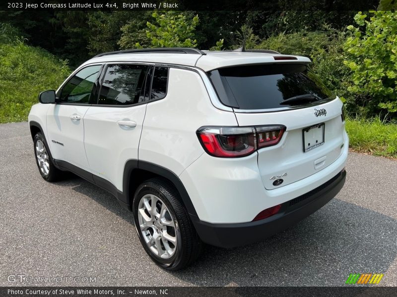 Bright White / Black 2023 Jeep Compass Latitude Lux 4x4