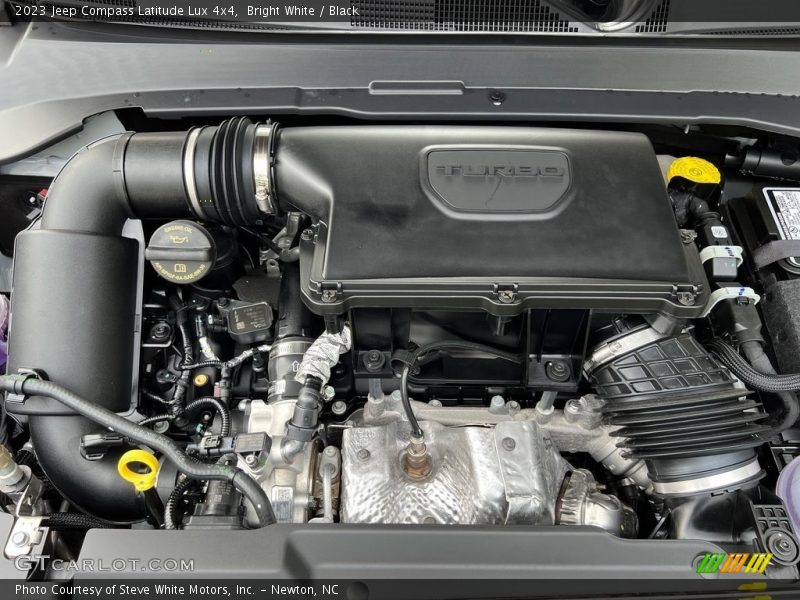Bright White / Black 2023 Jeep Compass Latitude Lux 4x4