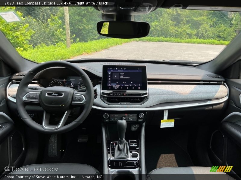 Bright White / Black 2023 Jeep Compass Latitude Lux 4x4