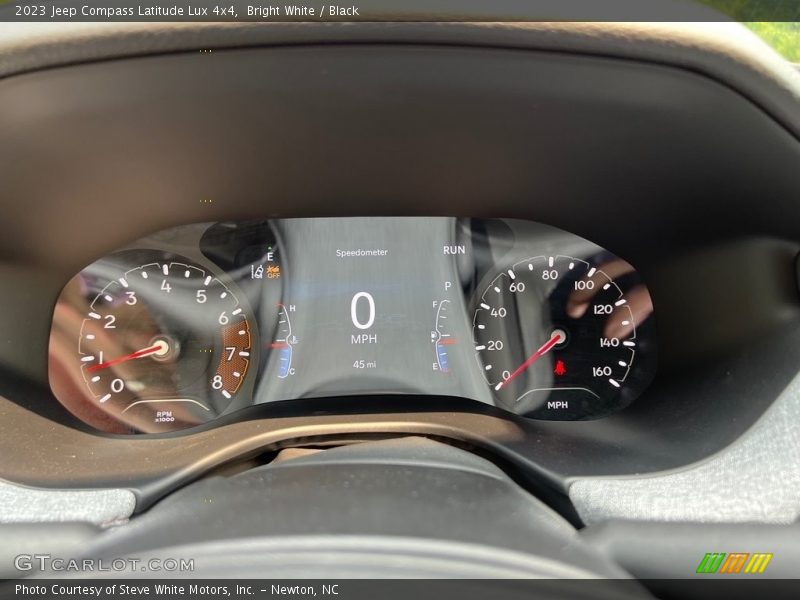 Bright White / Black 2023 Jeep Compass Latitude Lux 4x4