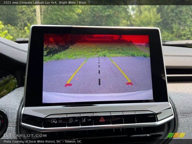 Bright White / Black 2023 Jeep Compass Latitude Lux 4x4