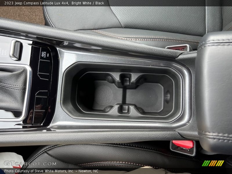 Bright White / Black 2023 Jeep Compass Latitude Lux 4x4