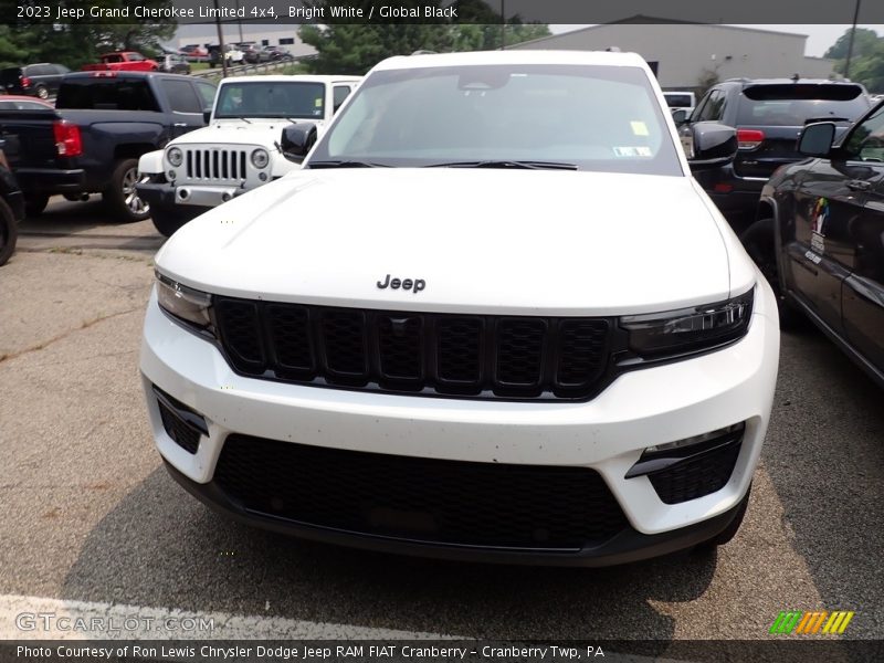 Bright White / Global Black 2023 Jeep Grand Cherokee Limited 4x4