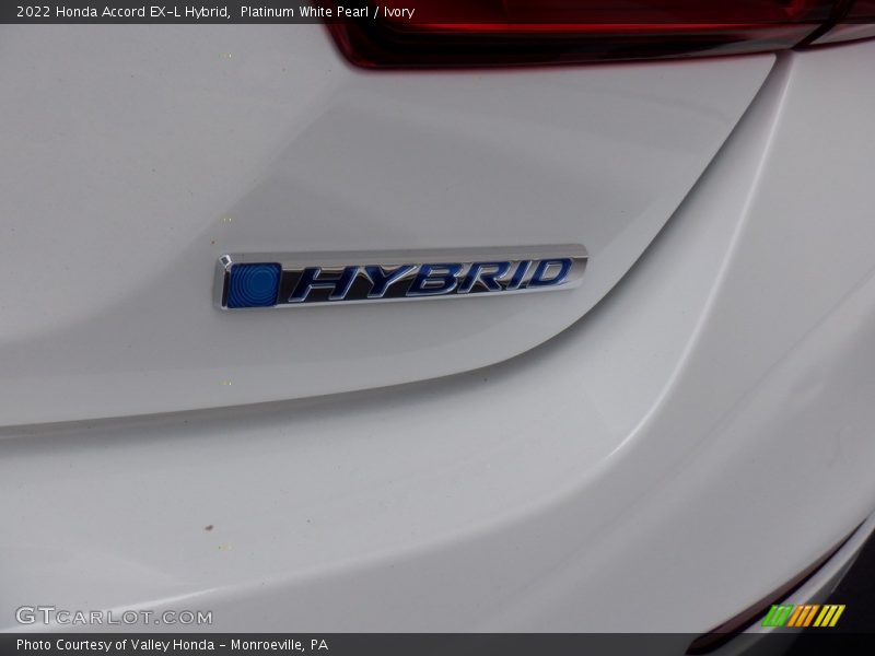 Platinum White Pearl / Ivory 2022 Honda Accord EX-L Hybrid