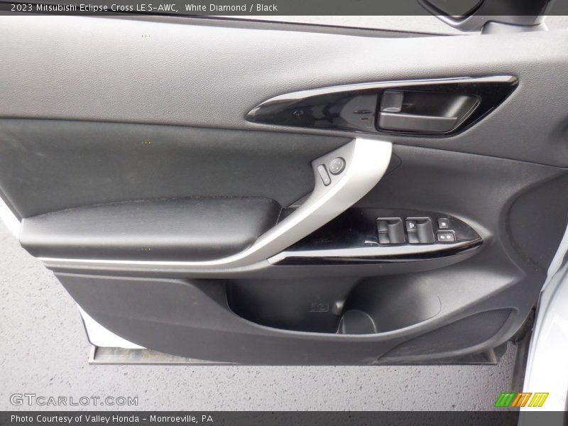 Door Panel of 2023 Eclipse Cross LE S-AWC