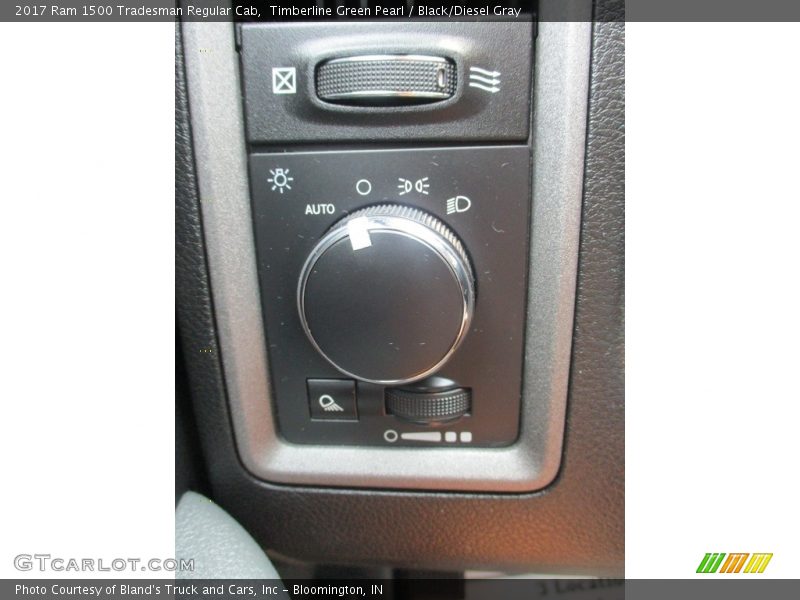 Timberline Green Pearl / Black/Diesel Gray 2017 Ram 1500 Tradesman Regular Cab