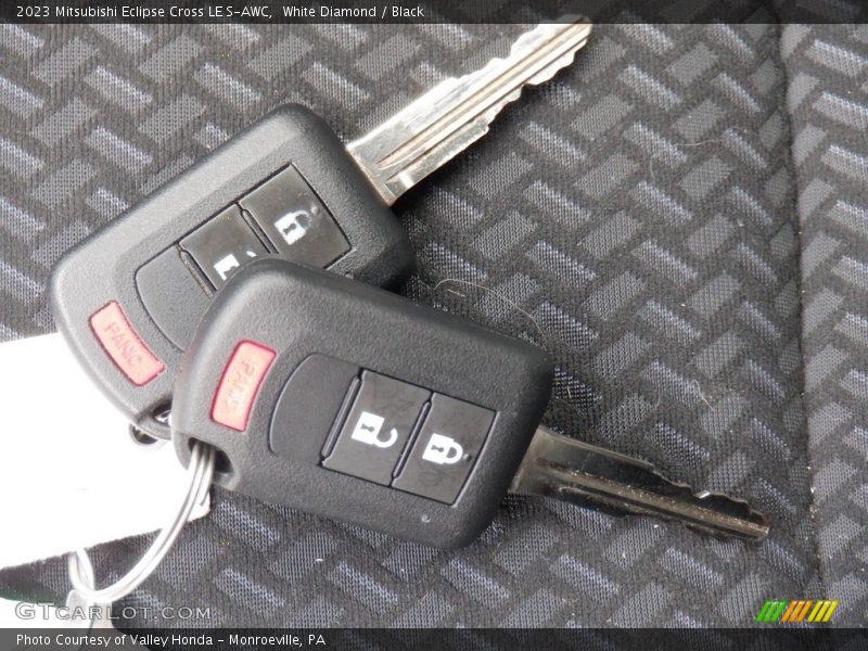 Keys of 2023 Eclipse Cross LE S-AWC