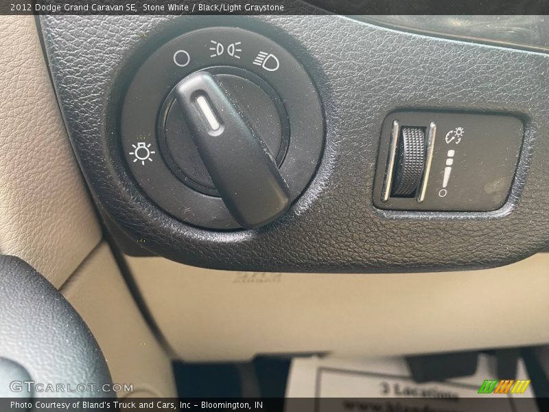 Stone White / Black/Light Graystone 2012 Dodge Grand Caravan SE