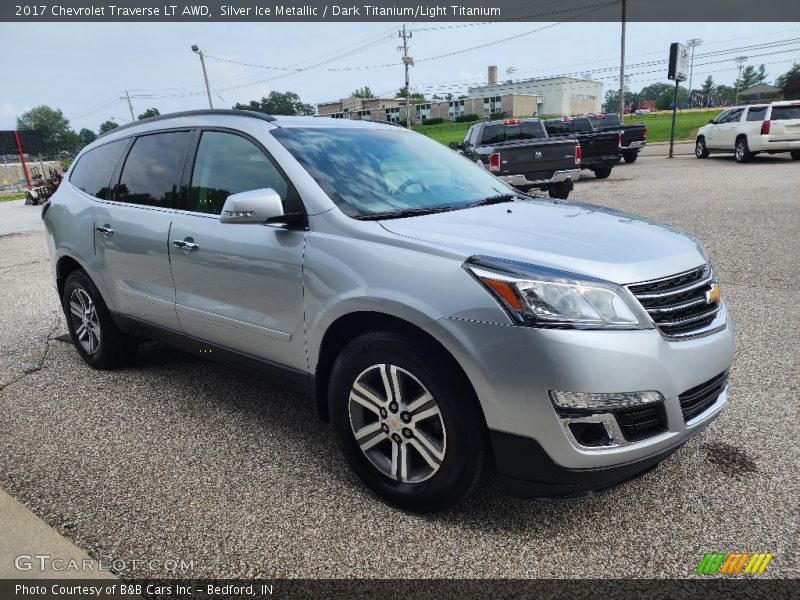 Silver Ice Metallic / Dark Titanium/Light Titanium 2017 Chevrolet Traverse LT AWD