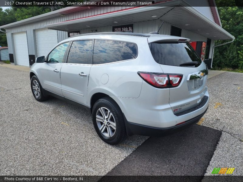 Silver Ice Metallic / Dark Titanium/Light Titanium 2017 Chevrolet Traverse LT AWD