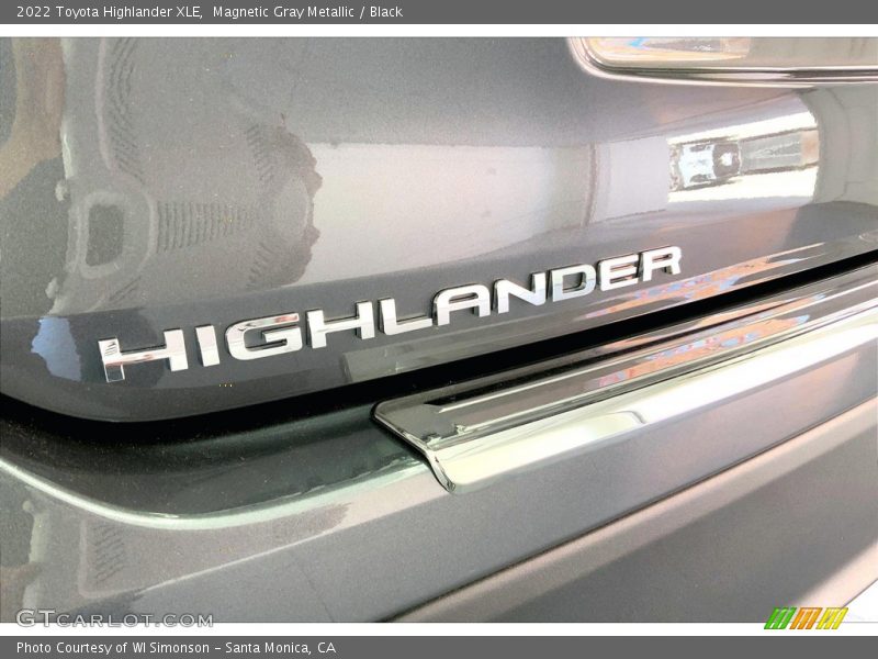  2022 Highlander XLE Logo