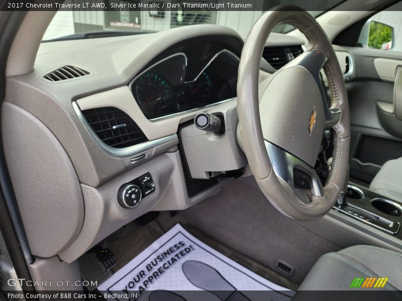 Silver Ice Metallic / Dark Titanium/Light Titanium 2017 Chevrolet Traverse LT AWD