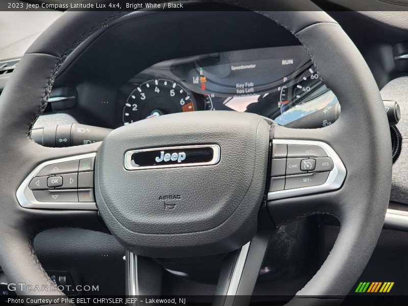 Bright White / Black 2023 Jeep Compass Latitude Lux 4x4